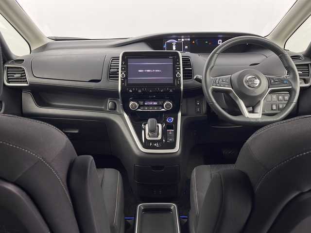 日産 セレナ e－パワー ハイウェイスター V 埼玉県 2018(平30)年 5万km ダイヤモンドブラック 純正9インチナビ　/全方位カメラ　/ドライブレコーダー　/シートヒーター　/ステアリングヒーター　/自動駐車システム　/ビルトインETC　/デジタルインナーミラー　/プロパイロット　/両側パワースライドドア　/衝突軽減システム/レーンキープアシスト/ブレードホールド/コーナーセンサー/LEDヘッドライト/フォグランプ/純正アルミホイール/純正フロアマット/プッシュスタート/スマートキー