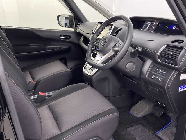 日産 セレナ e－パワー ハイウェイスター V 埼玉県 2018(平30)年 5万km ダイヤモンドブラック 純正9インチナビ　/全方位カメラ　/ドライブレコーダー　/シートヒーター　/ステアリングヒーター　/自動駐車システム　/ビルトインETC　/デジタルインナーミラー　/プロパイロット　/両側パワースライドドア　/衝突軽減システム/レーンキープアシスト/ブレードホールド/コーナーセンサー/LEDヘッドライト/フォグランプ/純正アルミホイール/純正フロアマット/プッシュスタート/スマートキー