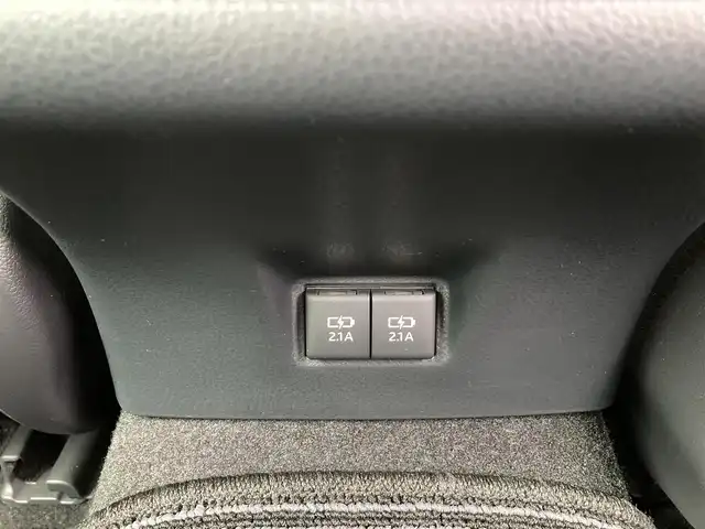 トヨタ カムリ G 静岡県 2017(平29)年 3.6万km ダークブルーマイカM 社外ナビ/ワンセグTV/バックモニター/ビルトインETC/レーダークルーズコントロール/セーフティセンスP/・衝突被害軽減ブレーキ/・車線逸脱防止支援/・オートマチックハイビーム/LEDヘッドランプ/オートライト/オートエアコン/革巻きステアリング/ステアリングスイッチ/運転席パワーシート/純正17インチアルミホイール/スマートキー/プッシュエンジンスタート/スペアスマートキー/禁煙車