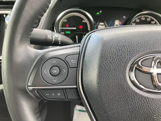 トヨタ カムリ G 静岡県 2017(平29)年 3.6万km ダークブルーマイカM 社外ナビ/ワンセグTV/バックモニター/ビルトインETC/レーダークルーズコントロール/セーフティセンスP/・衝突被害軽減ブレーキ/・車線逸脱防止支援/・オートマチックハイビーム/LEDヘッドランプ/オートライト/オートエアコン/革巻きステアリング/ステアリングスイッチ/運転席パワーシート/純正17インチアルミホイール/スマートキー/プッシュエンジンスタート/スペアスマートキー/禁煙車