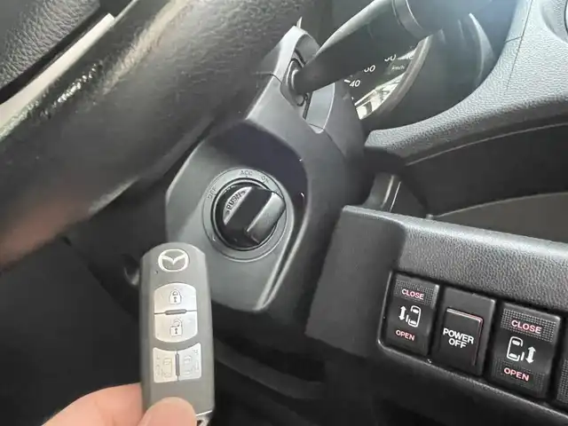 マツダ プレマシー 20S 埼玉県 2011(平23)年 9.9万km ブリリアントブラック /社外メモリナビ//ワンセグTV//バックカメラ//CD&DVD再生//両側パワースライドドア//ETC//スマートキーx2//Wエアバッグ//ABS//横滑り防止装置//革巻きステアリング//ステアリングオーディオリモコン//オートライト//Fフォグランプ//プライバシーガラス//ドアバイザー//純正16インチAW//取扱説明書//ナビ取説