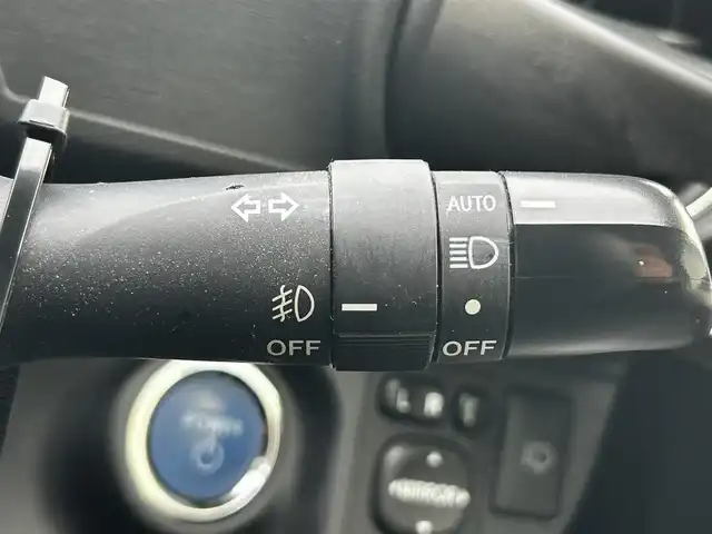 トヨタ アクア G 福島県 2013(平25)年 3.9万km ライムホワイトパールクリスタルシャイン 純正ナビゲーション/バックカメラ/ETC/前席シートヒーター/ステアリングリモコン/LEDオートライト/アイドリングストップ/純正フロアマット/ドアバイザー