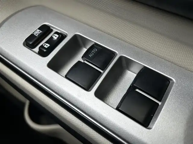 トヨタ アクア G 福島県 2013(平25)年 3.9万km ライムホワイトパールクリスタルシャイン 純正ナビゲーション/バックカメラ/ETC/前席シートヒーター/ステアリングリモコン/LEDオートライト/アイドリングストップ/純正フロアマット/ドアバイザー