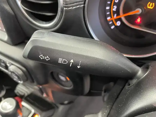 クライスラー・ジープ ジープ ラングラー アンリミテッド サハラ 富山県 2024(令6)年 0.9万km ブライトホワイト １オーナー　/純正ナビ（ｂｌｕｅｔｏｏｔｈ）　/フルセグＴＶ/前後カメラ/前後コーナーセンサー　/純正前後ドラレコ　/黒革シート　/前席シートヒーター　/ヒーテッドステアリング/（サイド）ミラーヒーティング/オートライト/ＬＥＤ　/フォグ　/純正１８インチAW/ＡＣＣ　/自動緊急ブレーキ　/ブラインドスポット/ヒルスタートアシスト/スマートキー/プッシュスタート/純正マット/保証書、取説/スペアキー