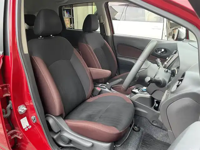 日産 ノート e－パワーオーテック 大阪府 2017(平29)年 0.7万km ガーネットレッド 【ノートオーテック e-POWER モード・プレミア ブラックコンビ】  /ワンオーナー/純正ナビ【MM316D-W】/　FM/AM/フルセグTV/Bluetooth/CD/DVD/デジタルインナーミラー/アラウンドビューモニター/前：ナビ連動型ドライブレコーダー/後：社外ドライブレコーダー【HDR-102】/AUTECH 15インチアルミホイール/エマージェンシーブレーキ/車線逸脱警報/車両接近通報機能/記録簿：R2/4/6年分あり