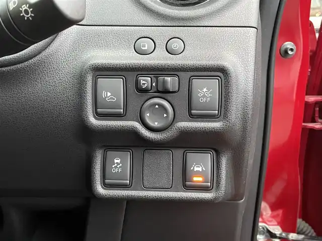 日産 ノート e－パワーオーテック 大阪府 2017(平29)年 0.7万km ガーネットレッド 【ノートオーテック e-POWER モード・プレミア ブラックコンビ】  /ワンオーナー/純正ナビ【MM316D-W】/　FM/AM/フルセグTV/Bluetooth/CD/DVD/デジタルインナーミラー/アラウンドビューモニター/前：ナビ連動型ドライブレコーダー/後：社外ドライブレコーダー【HDR-102】/AUTECH 15インチアルミホイール/エマージェンシーブレーキ/車線逸脱警報/車両接近通報機能/記録簿：R2/4/6年分あり