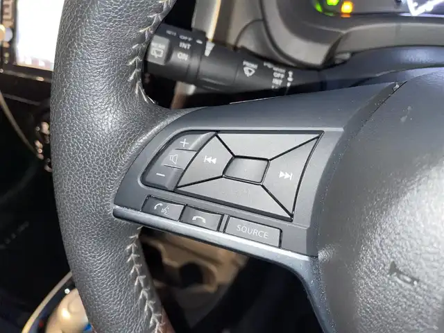 日産 ノート e－パワーオーテック 大阪府 2017(平29)年 0.7万km ガーネットレッド 【ノートオーテック e-POWER モード・プレミア ブラックコンビ】  /ワンオーナー/純正ナビ【MM316D-W】/　FM/AM/フルセグTV/Bluetooth/CD/DVD/デジタルインナーミラー/アラウンドビューモニター/前：ナビ連動型ドライブレコーダー/後：社外ドライブレコーダー【HDR-102】/AUTECH 15インチアルミホイール/エマージェンシーブレーキ/車線逸脱警報/車両接近通報機能/記録簿：R2/4/6年分あり