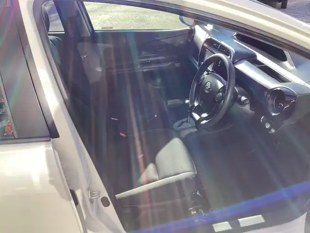 トヨタ アクア S スタイルブラック 愛知県 2018(平30)年 7.4万km ホワイトパールクリスタルシャイン ＬＥＤヘッド　ワンオーナー　スマートキー　純正ＳＤナビ　ワンセグ　バックカメラ　衝突軽減ブレーキ　ＡＨＢ　ＬＤＡ　スマートキー　前後ドライブレコーダー　セーフティセンス　オートライト　純正アルミ