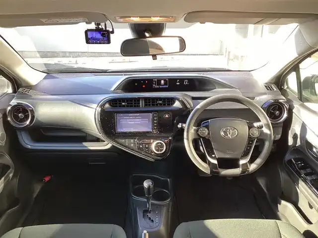 トヨタ アクア S スタイルブラック 愛知県 2018(平30)年 7.4万km ホワイトパールクリスタルシャイン ＬＥＤヘッド　ワンオーナー　スマートキー　純正ＳＤナビ　ワンセグ　バックカメラ　衝突軽減ブレーキ　ＡＨＢ　ＬＤＡ　スマートキー　前後ドライブレコーダー　セーフティセンス　オートライト　純正アルミ