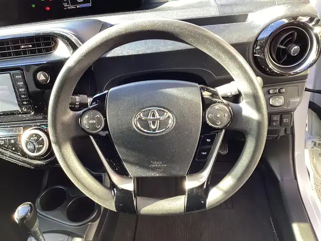 トヨタ アクア S スタイルブラック 愛知県 2018(平30)年 7.4万km ホワイトパールクリスタルシャイン ＬＥＤヘッド　ワンオーナー　スマートキー　純正ＳＤナビ　ワンセグ　バックカメラ　衝突軽減ブレーキ　ＡＨＢ　ＬＤＡ　スマートキー　前後ドライブレコーダー　セーフティセンス　オートライト　純正アルミ