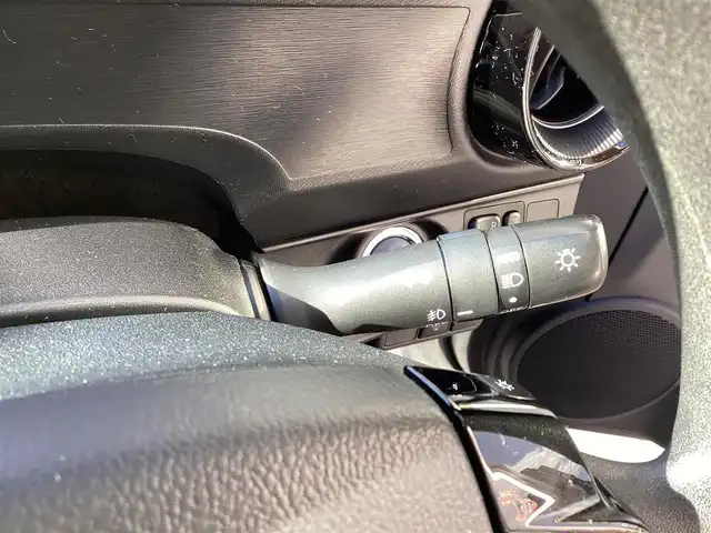 トヨタ アクア S スタイルブラック 愛知県 2018(平30)年 7.4万km ホワイトパールクリスタルシャイン ＬＥＤヘッド　ワンオーナー　スマートキー　純正ＳＤナビ　ワンセグ　バックカメラ　衝突軽減ブレーキ　ＡＨＢ　ＬＤＡ　スマートキー　前後ドライブレコーダー　セーフティセンス　オートライト　純正アルミ