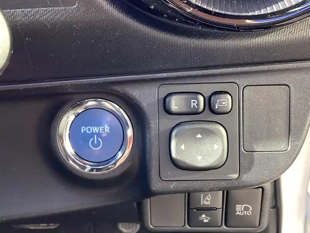 トヨタ アクア S スタイルブラック 愛知県 2018(平30)年 7.4万km ホワイトパールクリスタルシャイン ＬＥＤヘッド　ワンオーナー　スマートキー　純正ＳＤナビ　ワンセグ　バックカメラ　衝突軽減ブレーキ　ＡＨＢ　ＬＤＡ　スマートキー　前後ドライブレコーダー　セーフティセンス　オートライト　純正アルミ