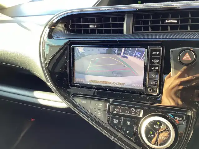 トヨタ アクア S スタイルブラック 愛知県 2018(平30)年 7.4万km ホワイトパールクリスタルシャイン ＬＥＤヘッド　ワンオーナー　スマートキー　純正ＳＤナビ　ワンセグ　バックカメラ　衝突軽減ブレーキ　ＡＨＢ　ＬＤＡ　スマートキー　前後ドライブレコーダー　セーフティセンス　オートライト　純正アルミ