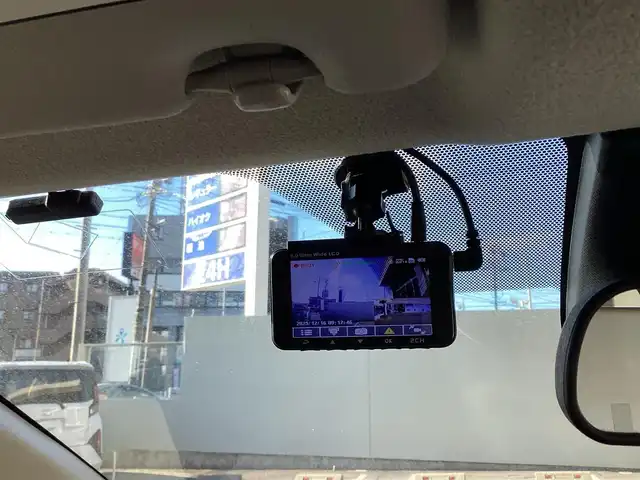 トヨタ アクア S スタイルブラック 愛知県 2018(平30)年 7.4万km ホワイトパールクリスタルシャイン ＬＥＤヘッド　ワンオーナー　スマートキー　純正ＳＤナビ　ワンセグ　バックカメラ　衝突軽減ブレーキ　ＡＨＢ　ＬＤＡ　スマートキー　前後ドライブレコーダー　セーフティセンス　オートライト　純正アルミ