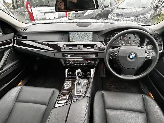ＢＭＷ ５２８ｉ 福島県 2012(平24)年 9.6万km アルピンホワイトⅢ ワンオーナー/純正ナビ/レザーシート/前席パワーシート/前席シートヒーター/バックカメラ/ステアリングリモコン/ETC/スマートキー/プッシュスタート/オートライト/キセノンライト/フォグランプ/バックフォグ/純正18インチアルミホイール/保証書/取扱説明書