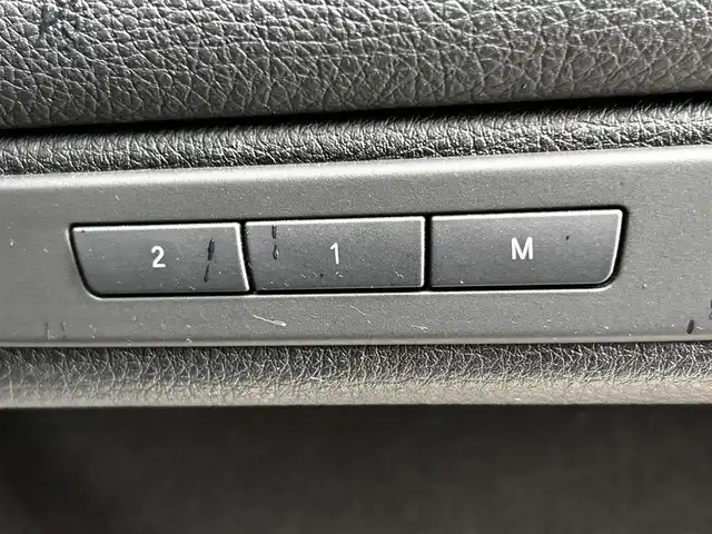 ＢＭＷ ５２８ｉ 福島県 2012(平24)年 9.6万km アルピンホワイトⅢ ワンオーナー/純正ナビ/レザーシート/前席パワーシート/前席シートヒーター/バックカメラ/ステアリングリモコン/ETC/スマートキー/プッシュスタート/オートライト/キセノンライト/フォグランプ/バックフォグ/純正18インチアルミホイール/保証書/取扱説明書