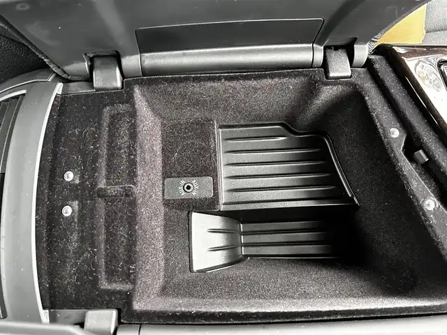 ＢＭＷ ５２８ｉ 福島県 2012(平24)年 9.6万km アルピンホワイトⅢ ワンオーナー/純正ナビ/レザーシート/前席パワーシート/前席シートヒーター/バックカメラ/ステアリングリモコン/ETC/スマートキー/プッシュスタート/オートライト/キセノンライト/フォグランプ/バックフォグ/純正18インチアルミホイール/保証書/取扱説明書