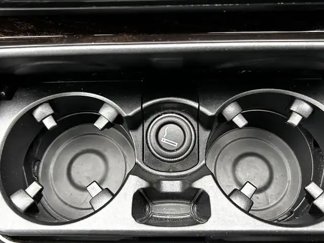 ＢＭＷ ５２８ｉ 福島県 2012(平24)年 9.6万km アルピンホワイトⅢ ワンオーナー/純正ナビ/レザーシート/前席パワーシート/前席シートヒーター/バックカメラ/ステアリングリモコン/ETC/スマートキー/プッシュスタート/オートライト/キセノンライト/フォグランプ/バックフォグ/純正18インチアルミホイール/保証書/取扱説明書