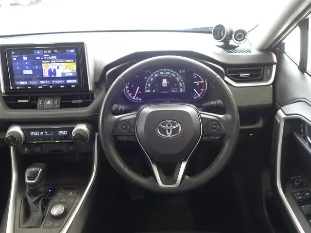 トヨタ ＲＡＶ４ G Zパッケージ 静岡県 2019(令1)年 8.6万km センシュアルレッドマイカ 法人ワンオーナー/禁煙車/トヨタセーフティーセンス/　・レーダークルーズコントロール/　・レーンディパーチャーアラート/　・プリクラッシュセーフティ/　・オートハイビーム/　・ブラインドスポットモニター/純正9インチナビ(NSZT-Y68T)/　CD/DVD/フルセグTV/ラジオ/SD/BT/フロント／バックカメラ/ビルトインETC/純正前後ドライブレコーダー/デジタルインナーミラー/純正19インチAW/ルーフレール/トノカバー/社外ツイーター/ステアリングヒーター/前席シートヒーター/運転席パワーシート/メモリ機能付き/パワーバックドア/電動ブレーキ/ブレーキホールド/純正フロアマット/ドアバイザー/取扱説明書/保証書