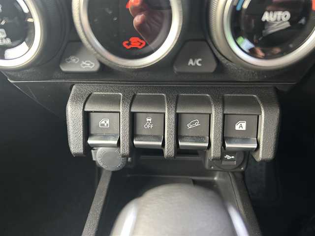 スズキ ジムニー XC 鳥取県 2021(令3)年 3.1万km ミディアムグレー ナビ Bluetooth/TV/CD/SD/クルーズコントロール　/ドライブレコーダー　/ＥＴＣ　/シートヒーター　/衝突被害軽減システム　/レーンキープアシスト　/ダウンヒルアシスト　/横滑り防止システム/4WD/ＬＥＤヘッドライト　/フォグランプ/純正フロアマット