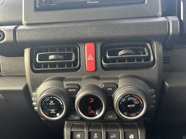 スズキ ジムニー XC 鳥取県 2021(令3)年 3.1万km ミディアムグレー ナビ Bluetooth/TV/CD/SD/クルーズコントロール　/ドライブレコーダー　/ＥＴＣ　/シートヒーター　/衝突被害軽減システム　/レーンキープアシスト　/ダウンヒルアシスト　/横滑り防止システム/4WD/ＬＥＤヘッドライト　/フォグランプ/純正フロアマット