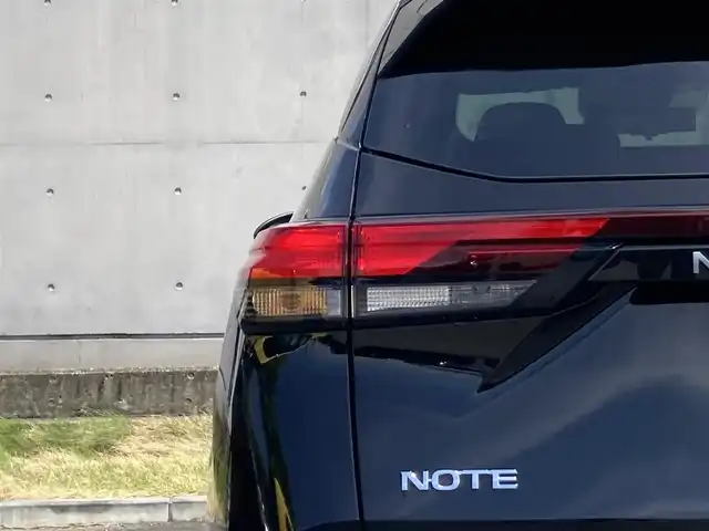 日産 ノート X 静岡県 2022(令4)年 6万km スーパーブラック 純正ナビ/　AM FM Bluetooth USB AppleCarPlay AndroidAuto/フルセグTV/デジタルインナーミラー/ドライブモードセレクト/ワイヤレス充電/オートブレーキホールド/前後方クリアランスソナー/エマージェンシーブレーキ/プロパイロット/ビルトインETC2.0/アラウンドビューモニター