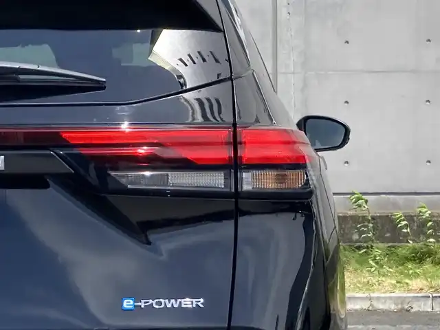 日産 ノート X 静岡県 2022(令4)年 6万km スーパーブラック 純正ナビ/　AM FM Bluetooth USB AppleCarPlay AndroidAuto/フルセグTV/デジタルインナーミラー/ドライブモードセレクト/ワイヤレス充電/オートブレーキホールド/前後方クリアランスソナー/エマージェンシーブレーキ/プロパイロット/ビルトインETC2.0/アラウンドビューモニター
