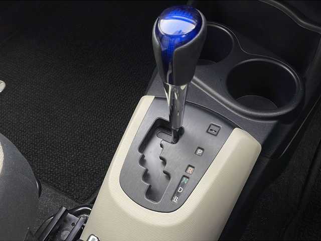 トヨタ アクア S 宮城県 2012(平24)年 5.1万km シルバーM 純正ナビ/(AM/FM/SD/AUX/CD)/フルセグTV/Bluetooth/バックカメラ/ETC/前方ドライブレコーダー/プッシュスタート/スマートキー/スペアキー/オートライト/フォグランプ/ヘッドライトレベライザー/ドアバイザー/純正フロアマット/社外15インチアルミホイール