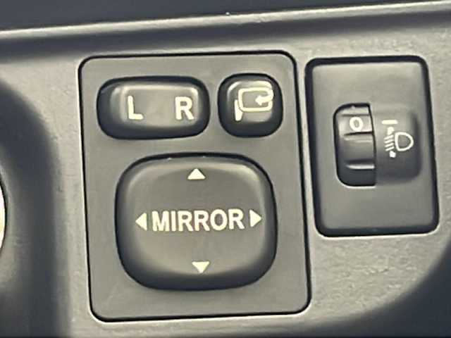 トヨタ アクア S 宮城県 2012(平24)年 5.1万km シルバーM 純正ナビ/(AM/FM/SD/AUX/CD)/フルセグTV/Bluetooth/バックカメラ/ETC/前方ドライブレコーダー/プッシュスタート/スマートキー/スペアキー/オートライト/フォグランプ/ヘッドライトレベライザー/ドアバイザー/純正フロアマット/社外15インチアルミホイール