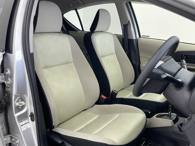 トヨタ アクア S 宮城県 2012(平24)年 5.1万km シルバーM 純正ナビ/(AM/FM/SD/AUX/CD)/フルセグTV/Bluetooth/バックカメラ/ETC/前方ドライブレコーダー/プッシュスタート/スマートキー/スペアキー/オートライト/フォグランプ/ヘッドライトレベライザー/ドアバイザー/純正フロアマット/社外15インチアルミホイール