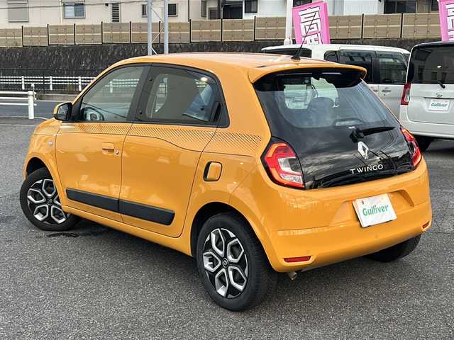 ルノー トゥインゴ S 愛知県 2020(令2)年 4万km 黄 /禁煙車//ワンオーナー//5速MT//純正タッチスクリーン//Bluetooth//FM・AM//USB//ETC//社外デジタルインナーミラー//車線逸脱警報//バックソナー//クルーズコントロール//スピードリミッター//ヒルスタートアシスト//横滑り防止（ESC）//アイドリングストップ//純正フロアマット//ステアリングスイッチ//ISOFIX//取扱説明書//保証書