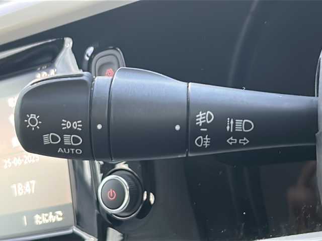 ルノー トゥインゴ S 愛知県 2020(令2)年 4万km 黄 /禁煙車//ワンオーナー//5速MT//純正タッチスクリーン//Bluetooth//FM・AM//USB//ETC//社外デジタルインナーミラー//車線逸脱警報//バックソナー//クルーズコントロール//スピードリミッター//ヒルスタートアシスト//横滑り防止（ESC）//アイドリングストップ//純正フロアマット//ステアリングスイッチ//ISOFIX//取扱説明書//保証書