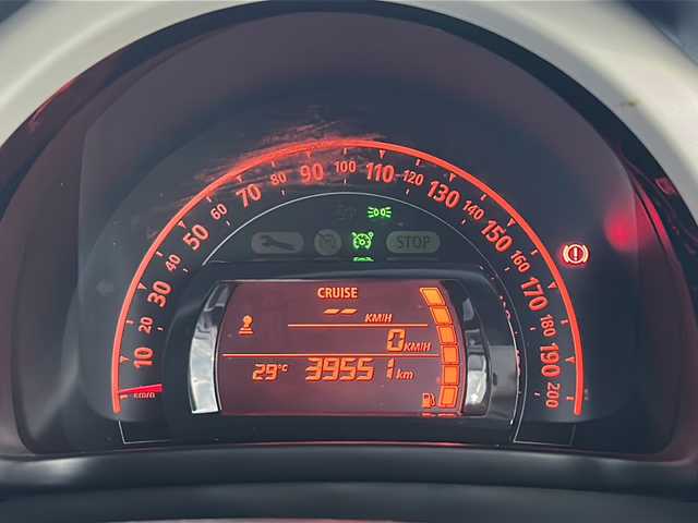 ルノー トゥインゴ S 愛知県 2020(令2)年 4万km 黄 /禁煙車//ワンオーナー//5速MT//純正タッチスクリーン//Bluetooth//FM・AM//USB//ETC//社外デジタルインナーミラー//車線逸脱警報//バックソナー//クルーズコントロール//スピードリミッター//ヒルスタートアシスト//横滑り防止（ESC）//アイドリングストップ//純正フロアマット//ステアリングスイッチ//ISOFIX//取扱説明書//保証書