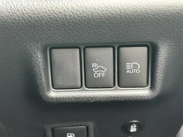 トヨタ Ｃ－ＨＲ G 島根県 2017(平29)年 7万km ブラックマイカ 登録時走行距離69880km/純正SDナビ（Bluetooth・AM・FM・CD・DVD）/フルセグTV/バックカメラ/レーダークルーズコントロール/レーンキープアシスト/コーナーセンサー/横滑り防止装置/衝突被害軽減ブレーキ/車両接近通報スイッチ/ブラインドスポットモニター/ETC/LEDヘッドライト/オートライト/オートハイビーム/純正フロアマット/純正AW１８インチ/ハーフレザーシート/ホールドブレーキ