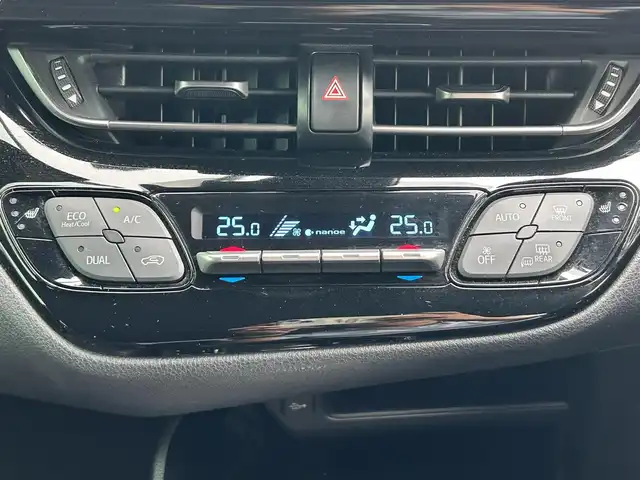 トヨタ Ｃ－ＨＲ G 島根県 2017(平29)年 7万km ブラックマイカ 登録時走行距離69880km/純正SDナビ（Bluetooth・AM・FM・CD・DVD）/フルセグTV/バックカメラ/レーダークルーズコントロール/レーンキープアシスト/コーナーセンサー/横滑り防止装置/衝突被害軽減ブレーキ/車両接近通報スイッチ/ブラインドスポットモニター/ETC/LEDヘッドライト/オートライト/オートハイビーム/純正フロアマット/純正AW１８インチ/ハーフレザーシート/ホールドブレーキ