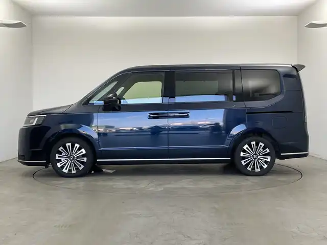 ホンダ ステップワゴン スパーダ eHEV プレミアムライン 新潟県 2023(令5)年 4.6万km ミッドナイトブルービームM 純正11.4インチメモリナビ【LXM-237VFLi】/　フルセグTV/Bluetooth/CD/DVD/USB/HDMI/ホンダセンシング/・衝突被害軽減ブレーキ/・誤発進抑制機能/・後方誤発進抑制機能/・近距離衝突軽減ブレーキ/・歩行者事故低減ステアリング/・路外逸脱抑制機能/・渋滞追従機能付アダプティブクルーズコントロール/・車線維持支援システム/・トラフィックジャムアシスト（渋滞運転支援機能）/・先行車発進お知らせ機能/・標識認識機能/・オートハイビーム/・アダプティブドライビングビーム/ブラインドスポットインフォメーション/15.6インチフリップダウンモニター/全方位モニター/パワーバックドア/前後ドライブレコーダー/両側パワースライドドア/前後コーナーセンサー/ビルトインETC/レザーステアリング/ステアリングスイッチ/パドルシフト