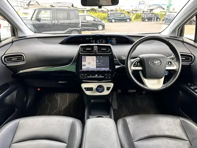 トヨタ プリウス S ツーリングセレクション 宮城県 2017(平29)年 12.8万km アティチュードブラックマイカ ワンオーナー/純正9型SDナビ/【CD・DVD・SD・BT・フルセグTV】/バックカメラ/純正17インチAW/合皮シート/シートヒーター/フットイルミネーション/ドライブサポートイルミネーション/ステアリングスイッチ/横滑り防止装置/オートライト/LEDヘッドライト/フォグライト/スマートキー/ETC