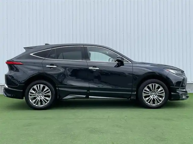 トヨタ ハリアー Z 香川県 2022(令4)年 2.3万km プレシャスブラックパール 純正12.3インチディスプレイオーディオ/BT&USB&フルセグTV/バックカメラ/JBLサウンド/ヘッドアップディスプレイ/デジタルインナーミラー/Toyota Safety Sense/プリクラッシュセーフティ/レーントレーシングアシスト/レーダークルーズコントロール/アダプティブハイビームシステム/クリアランスソナー/ブラインドスポットモニター/リアクロストラフィックアラート/オートマチックハイビーム/デジタルインナーミラー/ドライブレコーダー前後/ビルトインETC2.0/ハーフレザーシート/パワーシート運転席/パワーバックドア/電動パーキングブレーキ/ブレーキオートホールド/純正19インチAW/LEDヘッドライト/LEDフォグライト
