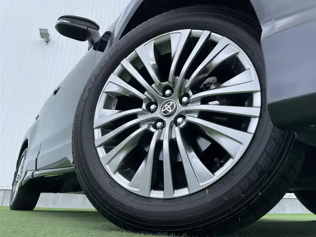 トヨタ ハリアー Z 香川県 2022(令4)年 2.3万km プレシャスブラックパール 純正12.3インチディスプレイオーディオ/BT&USB&フルセグTV/バックカメラ/JBLサウンド/ヘッドアップディスプレイ/デジタルインナーミラー/Toyota Safety Sense/プリクラッシュセーフティ/レーントレーシングアシスト/レーダークルーズコントロール/アダプティブハイビームシステム/クリアランスソナー/ブラインドスポットモニター/リアクロストラフィックアラート/オートマチックハイビーム/デジタルインナーミラー/ドライブレコーダー前後/ビルトインETC2.0/ハーフレザーシート/パワーシート運転席/パワーバックドア/電動パーキングブレーキ/ブレーキオートホールド/純正19インチAW/LEDヘッドライト/LEDフォグライト