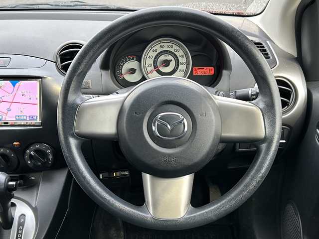 マツダ デミオ 13C 茨城県 2010(平22)年 15.7万km パッションオレンジマイカ ワンオーナー/社外メモリナビ【AVN669HD】/(地デジTV・CD・DVD・BT・ラジオ再生)/オートライト/純正フロアマット/リモコンキー/取扱説明書/保証書