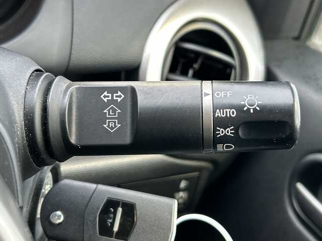 マツダ デミオ 13C 茨城県 2010(平22)年 15.7万km パッションオレンジマイカ ワンオーナー/社外メモリナビ【AVN669HD】/(地デジTV・CD・DVD・BT・ラジオ再生)/オートライト/純正フロアマット/リモコンキー/取扱説明書/保証書