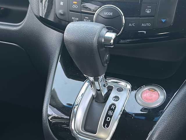 日産 セレナ HWS S HV Vセレ +SeftyⅡ 愛知県 2015(平27)年 3.7万km ブリリアントホワイトパール ワンオーナー/純正メモリナビ/【フルセグ・DVD再生可・CD・Bluetooth】/バックカメラ/アラウンドビューカメラ/純正フリップダウンモニター/両側パワースライドドア/エマージェンシーブレーキ/踏み間違い衝突防止アシスト/車線逸脱警報/ふらつき警報/前方ドライブレコーダー/ビルトインETC/クルーズコントロール/電動格納ミラー/ウィンカーミラー/プッシュスタート/スマートキー/スペアキーあり/純正フロアマット/ドアバイザー/新車保証書/取扱説明書