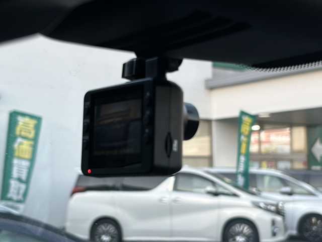 日産 セレナ HWS S HV Vセレ +SeftyⅡ 愛知県 2015(平27)年 3.7万km ブリリアントホワイトパール ワンオーナー/純正メモリナビ/【フルセグ・DVD再生可・CD・Bluetooth】/バックカメラ/アラウンドビューカメラ/純正フリップダウンモニター/両側パワースライドドア/エマージェンシーブレーキ/踏み間違い衝突防止アシスト/車線逸脱警報/ふらつき警報/前方ドライブレコーダー/ビルトインETC/クルーズコントロール/電動格納ミラー/ウィンカーミラー/プッシュスタート/スマートキー/スペアキーあり/純正フロアマット/ドアバイザー/新車保証書/取扱説明書