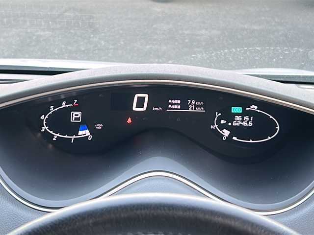 日産 セレナ HWS S HV Vセレ +SeftyⅡ 愛知県 2015(平27)年 3.7万km ブリリアントホワイトパール ワンオーナー/純正メモリナビ/【フルセグ・DVD再生可・CD・Bluetooth】/バックカメラ/アラウンドビューカメラ/純正フリップダウンモニター/両側パワースライドドア/エマージェンシーブレーキ/踏み間違い衝突防止アシスト/車線逸脱警報/ふらつき警報/前方ドライブレコーダー/ビルトインETC/クルーズコントロール/電動格納ミラー/ウィンカーミラー/プッシュスタート/スマートキー/スペアキーあり/純正フロアマット/ドアバイザー/新車保証書/取扱説明書