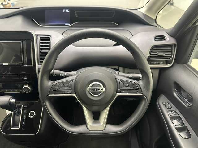 日産 セレナ S 兵庫県 2021(令3)年 4.7万km ダークメタルグレー ・社外SDナビ/（CD、BT、SD）　/・アラウンドビューモニター　/・衝突軽減ブレーキ　/・オートクルーズコントロール　　/・社外ETC　/・片側パワースライドドア　/・オートライト　/・オートハイビーム　/・LEDヘッドライト　/・プッシュスタート/・スマートキー/・スペアキー×１/・レンタアップ