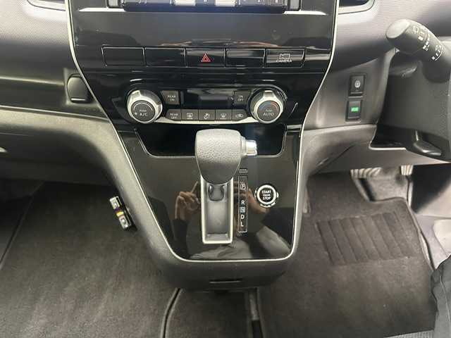 日産 セレナ S 兵庫県 2021(令3)年 4.7万km ダークメタルグレー ・社外SDナビ/（CD、BT、SD）　/・アラウンドビューモニター　/・衝突軽減ブレーキ　/・オートクルーズコントロール　　/・社外ETC　/・片側パワースライドドア　/・オートライト　/・オートハイビーム　/・LEDヘッドライト　/・プッシュスタート/・スマートキー/・スペアキー×１/・レンタアップ