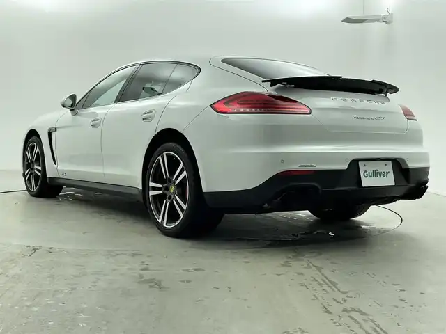 ポルシェ パナメーラ GTS 福井県 2015(平27)年 11.2万km ピュアホワイト スポーツクロノパッケージ/４WD/純正クラリオン製7インチSDナビ/サンルーフ/オプションBOSEサウンド/可動式リアウィング/純正エアサス/純正可変バルブマフラー/スペアキー/純正20インチアルミホイール/前後コーナーセンサー/純正LEDヘッドライト/前席電動シート/全席シートヒーター/ハーフレザーシート/電動リアゲート/スペアキー1本