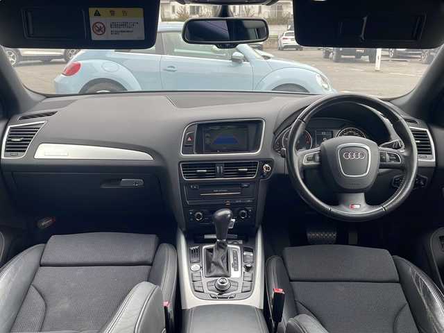 アウディ Ｑ５ 2．0 TFSI クワトロ Sライン 青森県 2010(平22)年 7.6万km 黒 /4WD/ターボ/純正HDDナビ/・オーディオ(HDD/CD/DVD/SD/FM/AM)/・バックカメラ/・サイドカメラ/MTモード付AT/プッシュスタート/電動パーキングブレーキ/オートヘッドライト(キセノン)/フォグライト/パドルシフト/パワーシート(運転席/助手席)/ステアリングリモコン(オーディオ)/電動格納ミラー/集中ドアロック/センターコンソール/トノカバー/ルーフレール/ETC/取扱説明書/保証書