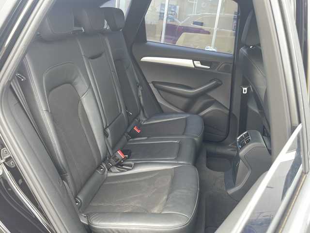 アウディ Ｑ５ 2．0 TFSI クワトロ Sライン 青森県 2010(平22)年 7.6万km 黒 /4WD/ターボ/純正HDDナビ/・オーディオ(HDD/CD/DVD/SD/FM/AM)/・バックカメラ/・サイドカメラ/MTモード付AT/プッシュスタート/電動パーキングブレーキ/オートヘッドライト(キセノン)/フォグライト/パドルシフト/パワーシート(運転席/助手席)/ステアリングリモコン(オーディオ)/電動格納ミラー/集中ドアロック/センターコンソール/トノカバー/ルーフレール/ETC/取扱説明書/保証書