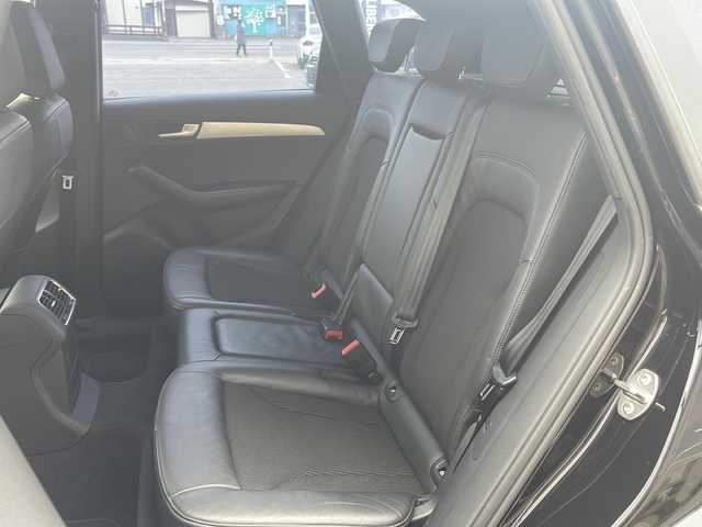 アウディ Ｑ５ 2．0 TFSI クワトロ Sライン 青森県 2010(平22)年 7.6万km 黒 /4WD/ターボ/純正HDDナビ/・オーディオ(HDD/CD/DVD/SD/FM/AM)/・バックカメラ/・サイドカメラ/MTモード付AT/プッシュスタート/電動パーキングブレーキ/オートヘッドライト(キセノン)/フォグライト/パドルシフト/パワーシート(運転席/助手席)/ステアリングリモコン(オーディオ)/電動格納ミラー/集中ドアロック/センターコンソール/トノカバー/ルーフレール/ETC/取扱説明書/保証書